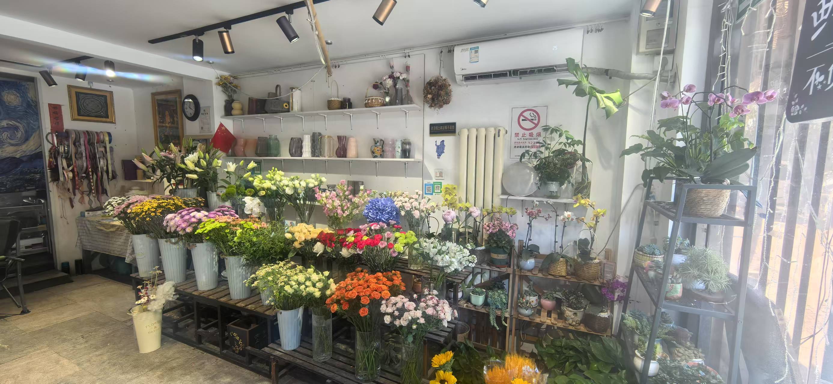 首经贸大学对面鲜花店转让