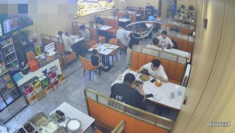 本店格局方正离地铁站50米一间格局大有燃气