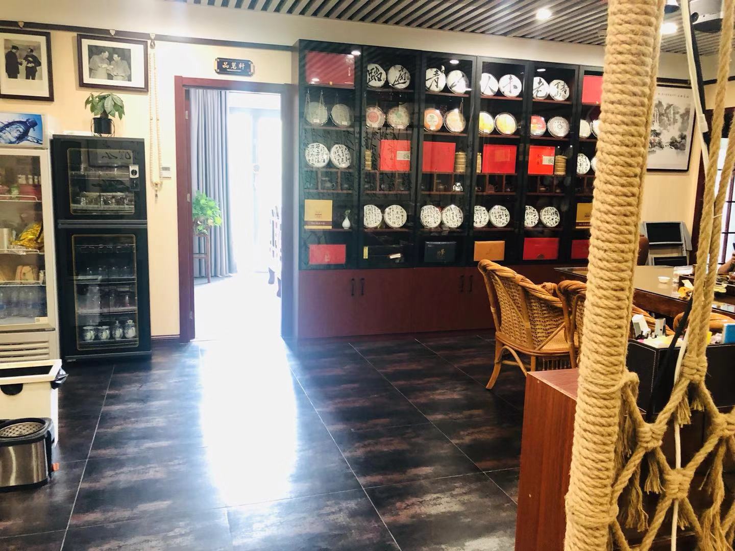 临街茶楼转让烟酒茶叶美容养生餐饮培训机构